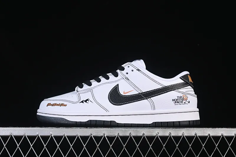 All categories Nk SB Dunk Series Nk SB Dunk Low High-end customized low-top sneakers Nike SB Dunk Low North Face co-branded white and black High-end customized low-top casual sneakers YF9511-911